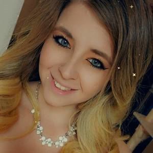 Meet your Posher, Casie